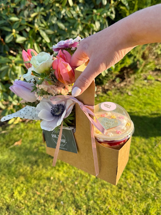 Mother’s Day Bouquet & Cake Gift
