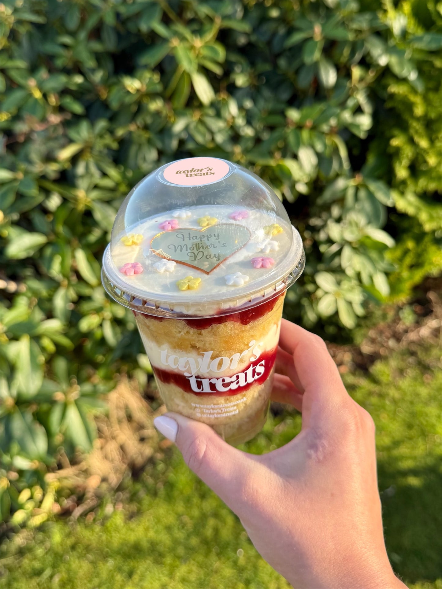 Mother’s Day Bouquet & Cake Gift