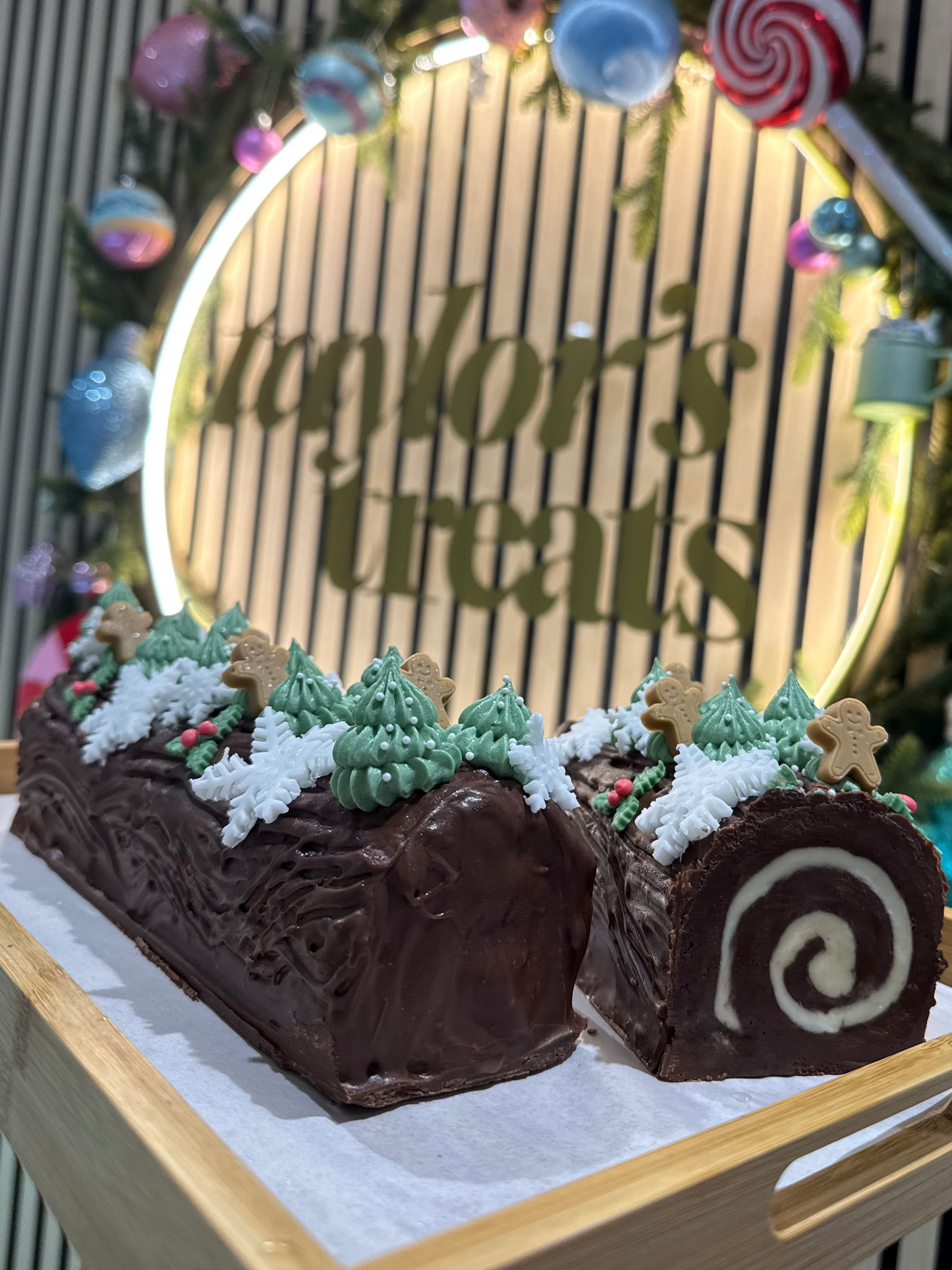 Brownie Yule Log £45 (DEPOSIT £15) COLLECTION ONLY